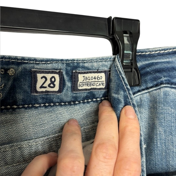 Miss Me Distressed Boyfriend Blue Capri Jeans JB1046P Size 28 - Picture 8 of 13